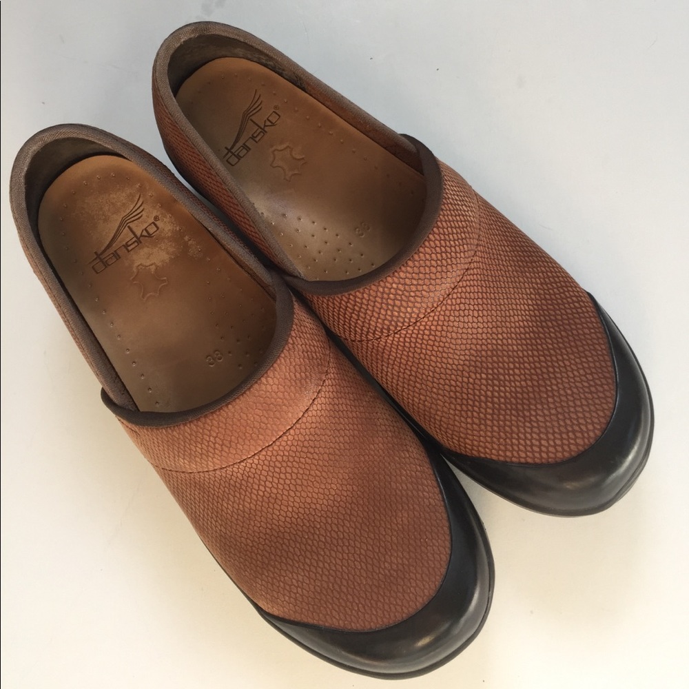 EUC Dansko leather shoes